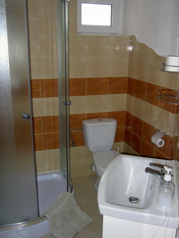 Pivnicka Pod Cachtickym Hradom Hotel Čachtice Exterior foto
