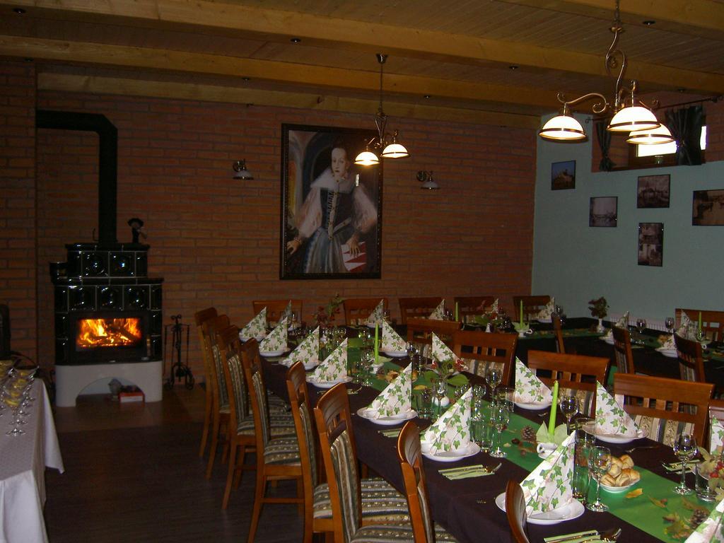 Pivnicka Pod Cachtickym Hradom Hotel Čachtice Exterior foto